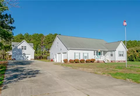 106 Copeland Dr, Moyock, NC 27958