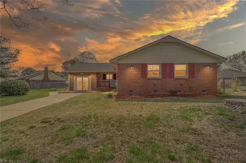 3740 Linnet Ln, Portsmouth, VA 23703
