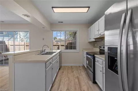667 Oleander Cir, Virginia Beach, VA 23464
