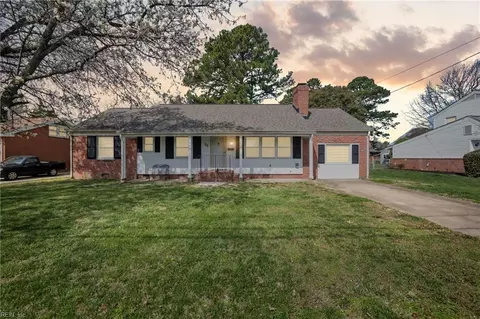 23 Hodges Dr, Hampton, VA 23666