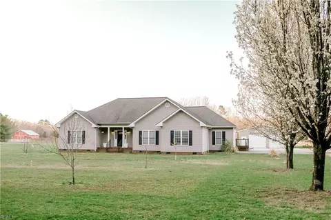 19410 Tomlin Hill Dr, Zuni, VA 23898