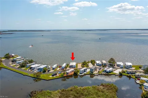 3665 Sandpiper Rd #118, Virginia Beach, VA 23456