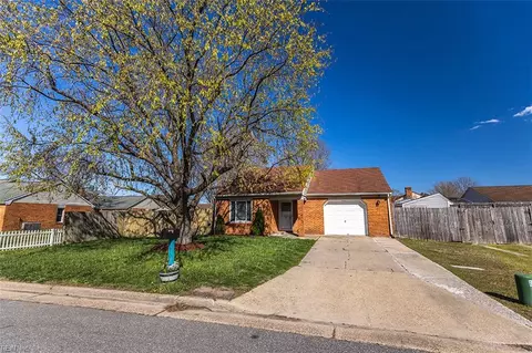 1704 Glenmont Ln, Virginia Beach, VA 23464