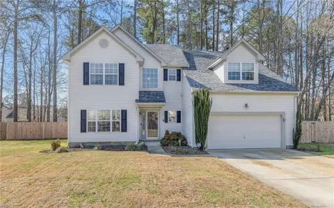 1503 Blue Wing Ln, Suffolk, VA 23434
