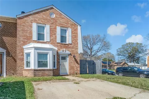 2028 Candlelight Dr, Chesapeake, VA 23325