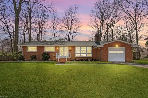 89 W Rexford Dr, Newport News, VA 23608