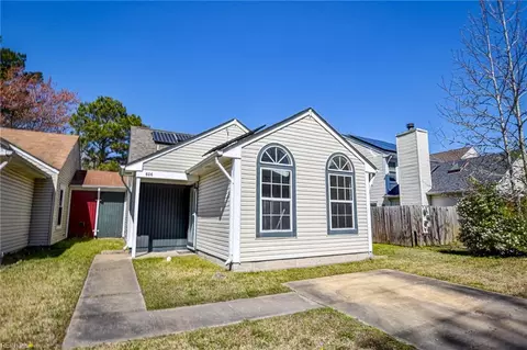 606 Fernwood Farms Rd, Chesapeake, VA 23320