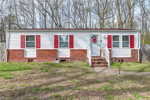 503 Chisholm Ln, Suffolk, VA 23434
