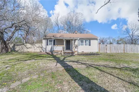 812 Jerry Locker St, Chesapeake, VA 23322