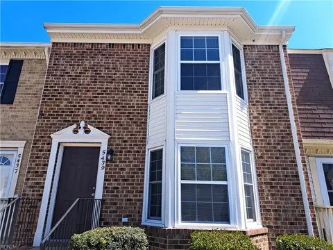 5439 Scholarship Dr, Virginia Beach, VA 23462