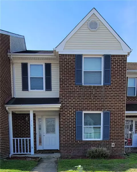 317 Fairfax Ter, Chesapeake, VA 23320
