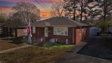 414 Henry St, Suffolk, VA 23434