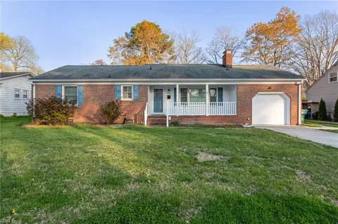 838 Isham Pl, Newport News, VA 23608