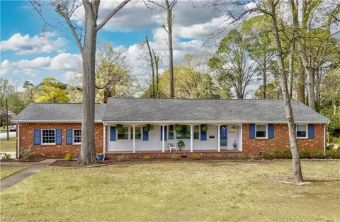 2143 Hollybriar Pt, Norfolk, VA 23518