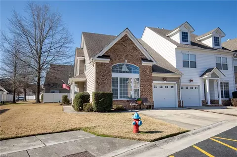 917 Lambourne Ln, Virginia Beach, VA 23462