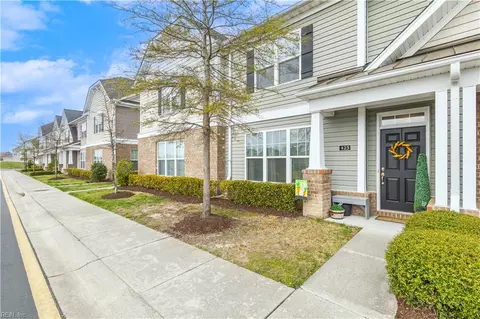 423 Abelia Way, Chesapeake, VA 23322