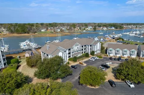1003 High Dunes Quay Quay #102, Hampton, VA 23664