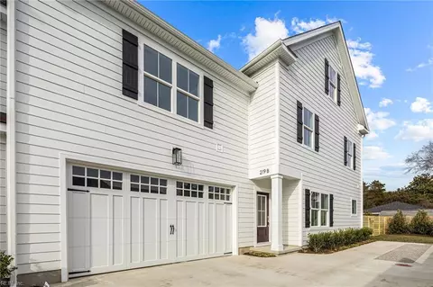 219 66th St #B, Virginia Beach, VA 23451