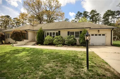14 Wilson Dr, Poquoson, VA 23662