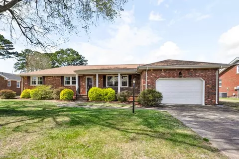 1025 Fireside Ln, Virginia Beach, VA 23464