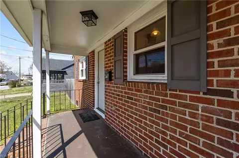 76 Calvary Ter, Hampton, VA 23666