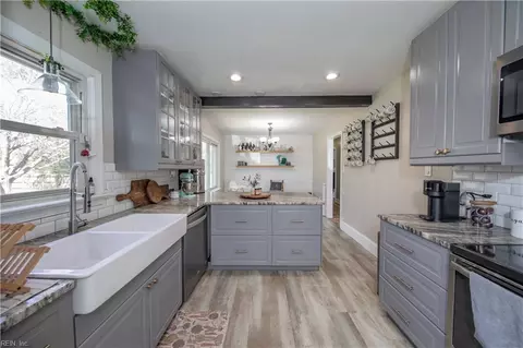 211 Old Wormley Creek Rd, Yorktown, VA 23692