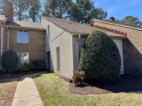 4405 Point West Dr, Portsmouth, VA 23703