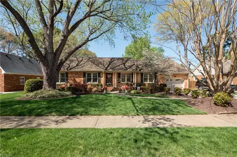 316 Woodbridge Dr, Chesapeake, VA 23322