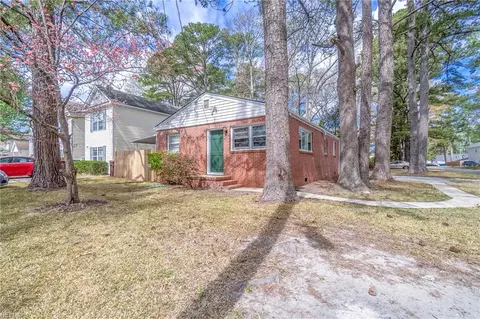 660 Cardover Ave, Chesapeake, VA 23325