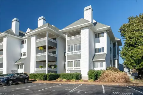 175 Atlantic Ave #B, Hampton, VA 23664