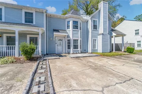 805 Tuition Ct, Virginia Beach, VA 23462