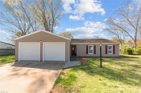 122 Debbie Ln, Newport News, VA 23602