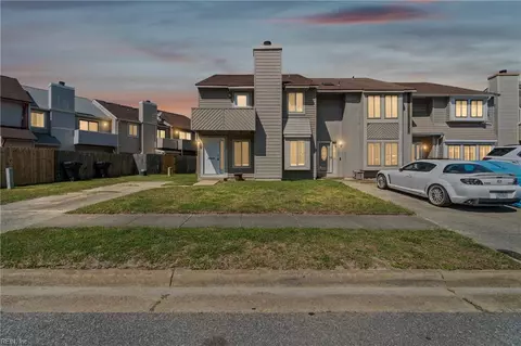 734 Waters Dr, Virginia Beach, VA 23462