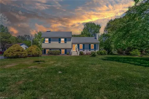 304 Robinhood Rd, Franklin, VA 23851