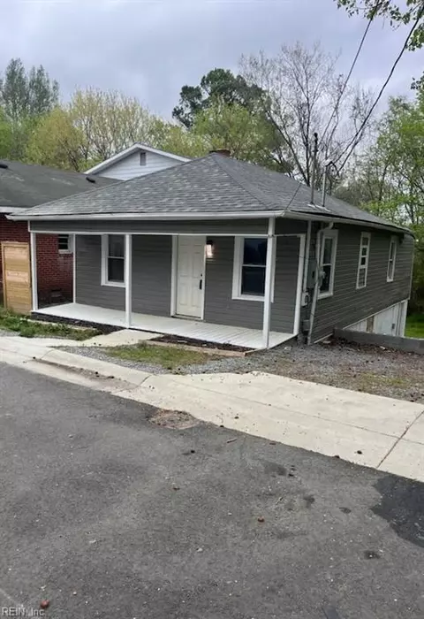 124 S 10th St, Suffolk, VA 23434