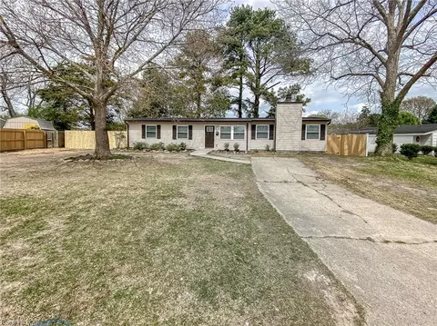 1860 Thomas Ln, Virginia Beach, VA 23454