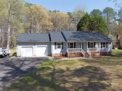 8497 Woodhaven Dr, Gloucester, VA 23061