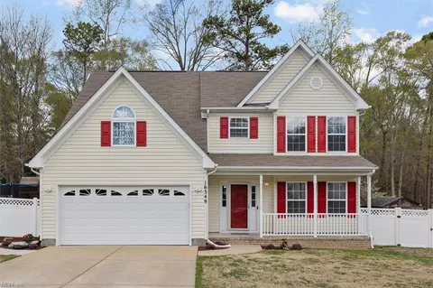 16349 Smithfield Heights Dr, Smithfield, VA 23430