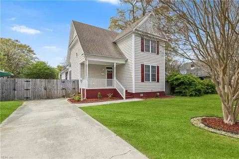 4110 2nd St, Chesapeake, VA 23324