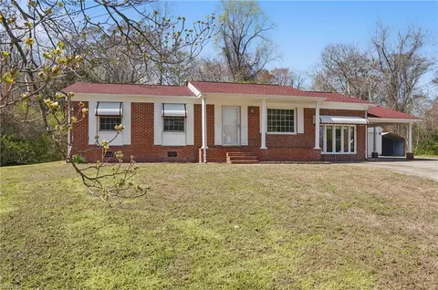 401 Roosevelt Dr, Suffolk, VA 23434