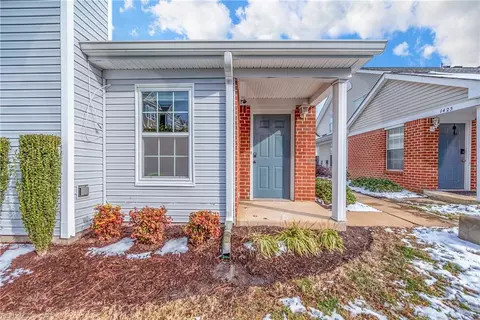 1423 Orchard Grove Dr, Chesapeake, VA 23320
