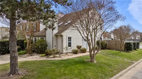 838 Spence Cir, Virginia Beach, VA 23462