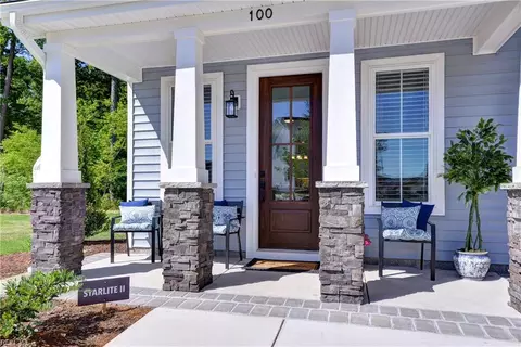 100 Blue Crab Pt, Poquoson, VA 23662