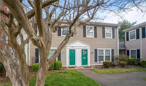 88 Towne Square Dr, Newport News, VA 23607