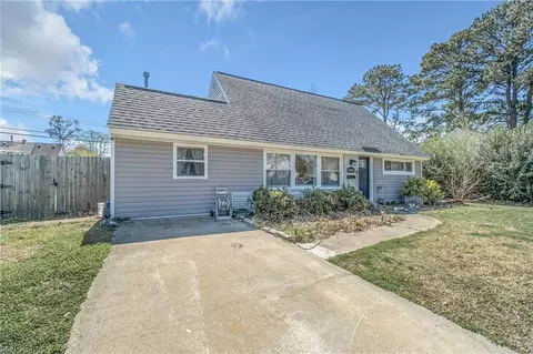 1805 S Lakeland Dr, Norfolk, VA 23518