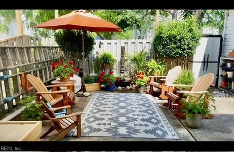 551 Barberton Dr, Virginia Beach, VA 23451