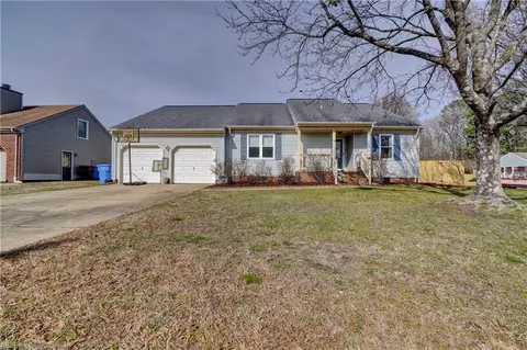 3100 Holly Ridge Dr, Chesapeake, VA 23323