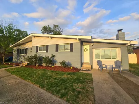 704 Houdon Ln, Virginia Beach, VA 23455