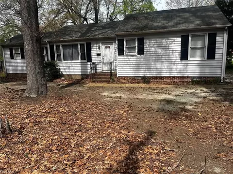 29 Fontaine Rd, Newport News, VA 23601