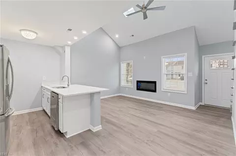 135 Thalia Trace Dr, Virginia Beach, VA 23452